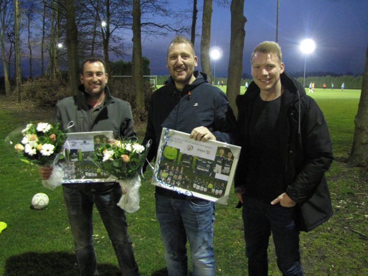 Nieuwe voetbalshirts voor JO11 bij Blauw-Wit ’81!